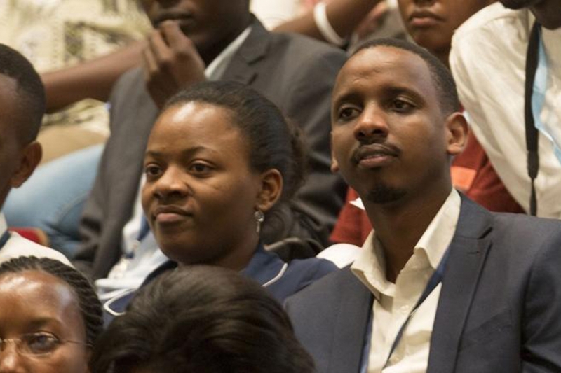 Connecter les jeunes &agrave; des mod&egrave;les, des ressources, des comp&eacute;tences et le d&eacute;veloppement &eacute;conomique au Rwanda