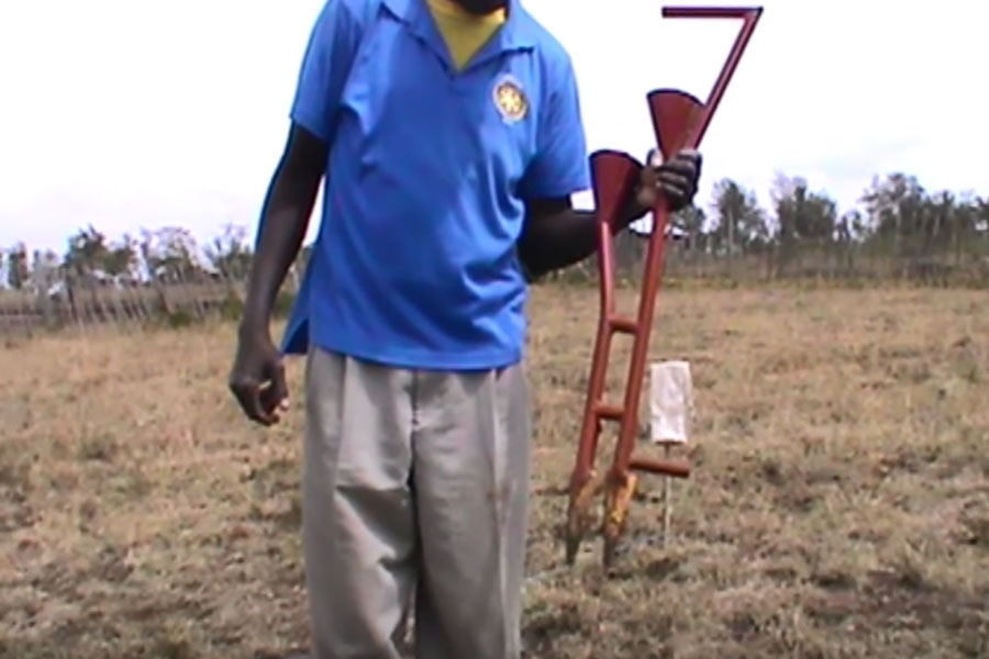 Low Energy Hand/foot Precision Planter for Seed and Fertiliser
